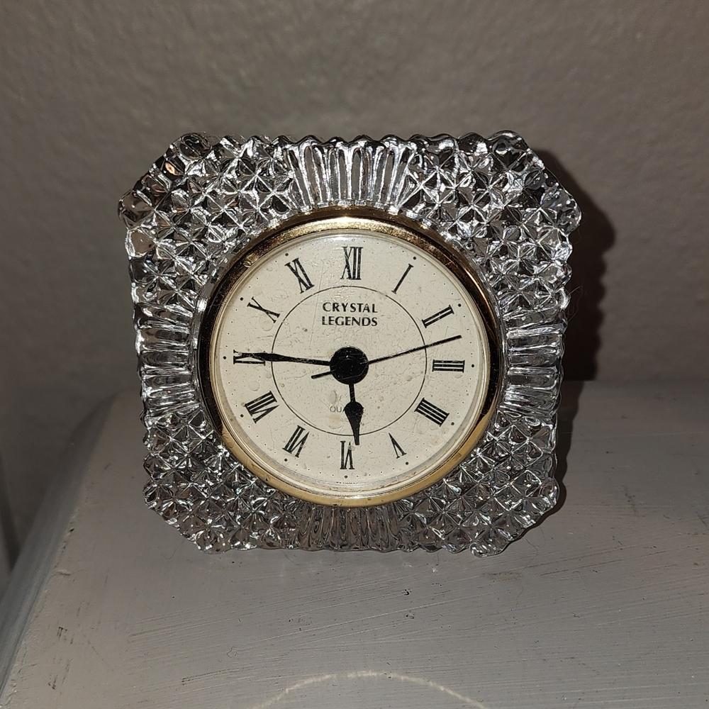 CRYSTAL LEGENDS BY GODINGER CLOCK